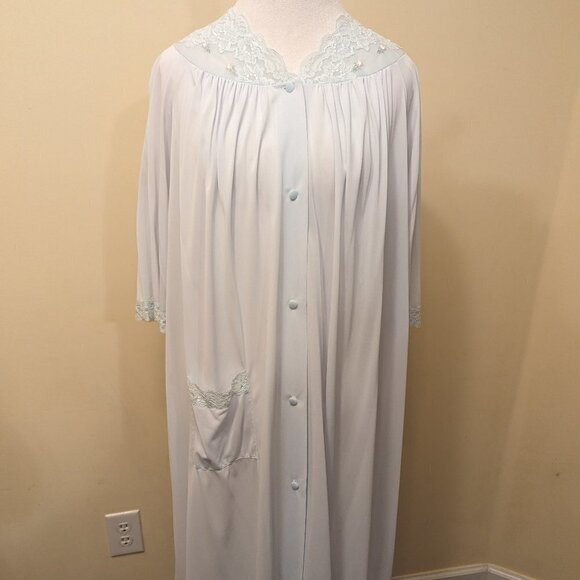 VINTAGE Shadow Line robe, light blue, nylon, rose details, size Large - Picture 1 of 13